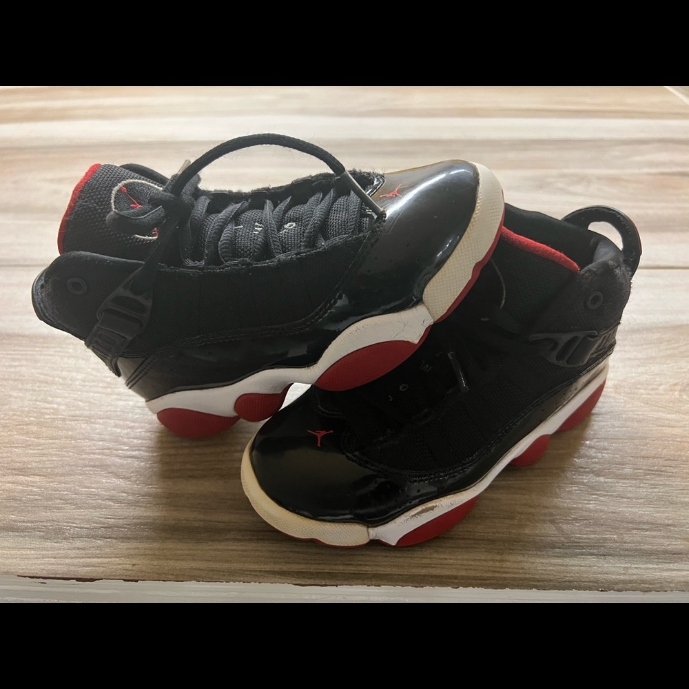 This Jordan’s for  kids is en good condition
